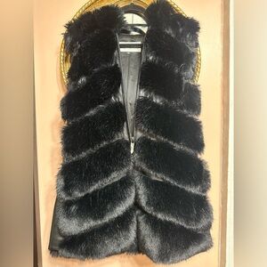 Elegant Black Faux Fur Vest